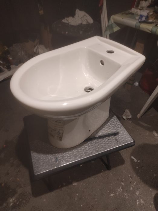 Стоящо БИДЕ  Fayans