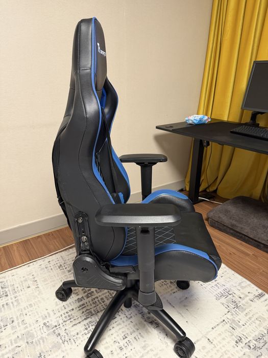Продам кресло игровое