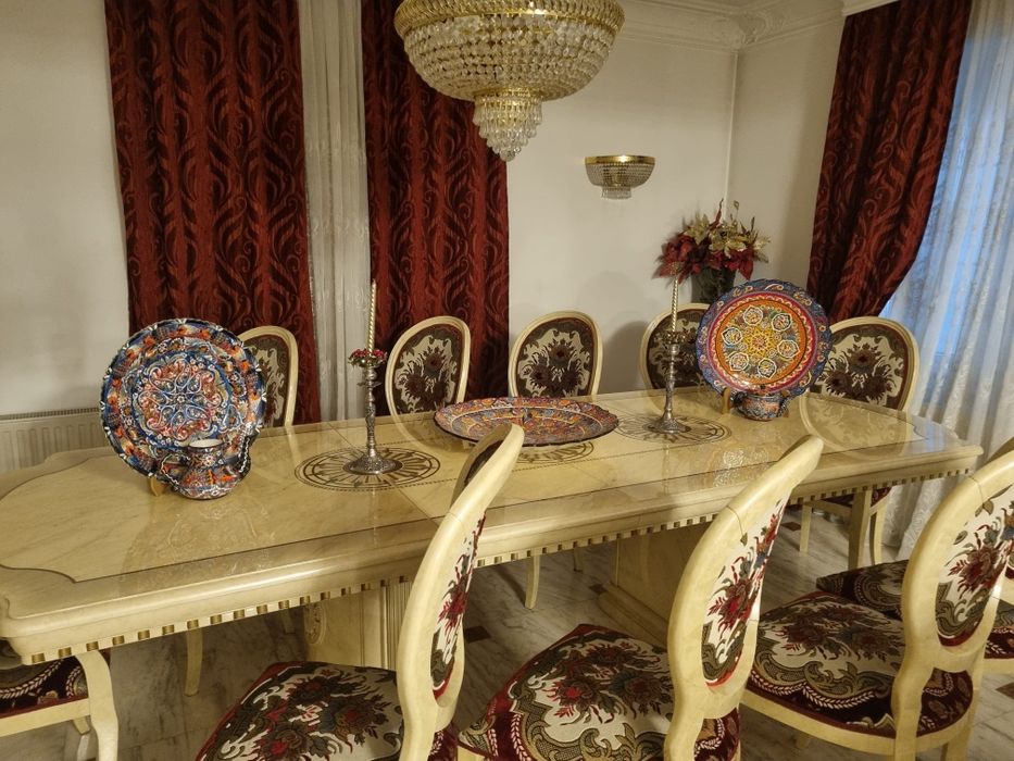 Mobila de lux lemn masiv tapitate