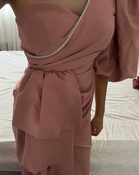 Vand rochie de seară