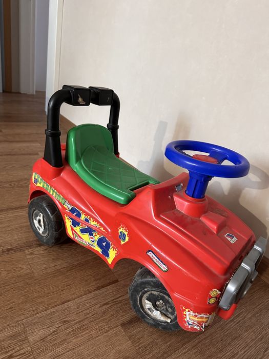 Продам машинку толокар Полесье