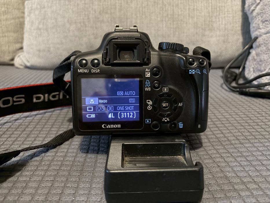Фотоапарат Canon EOS 1000D
