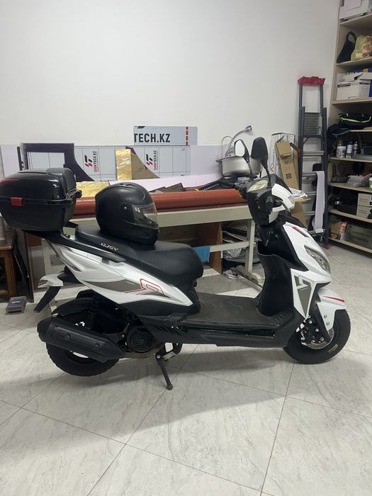 Продам скутер 2022 года