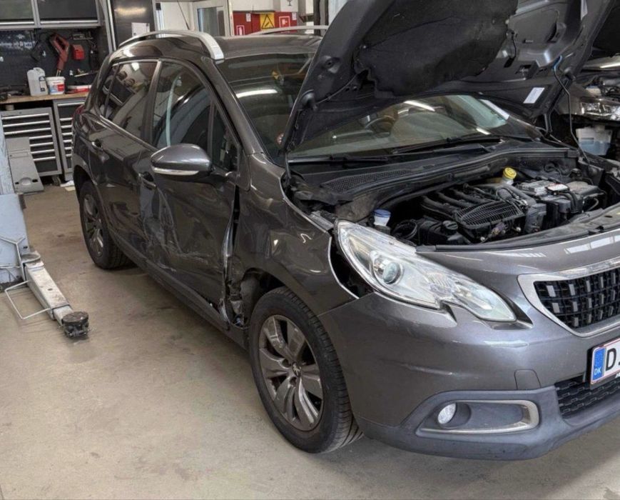 Peugeot 2008 2016 benzină, 4.299 € — imagine 2