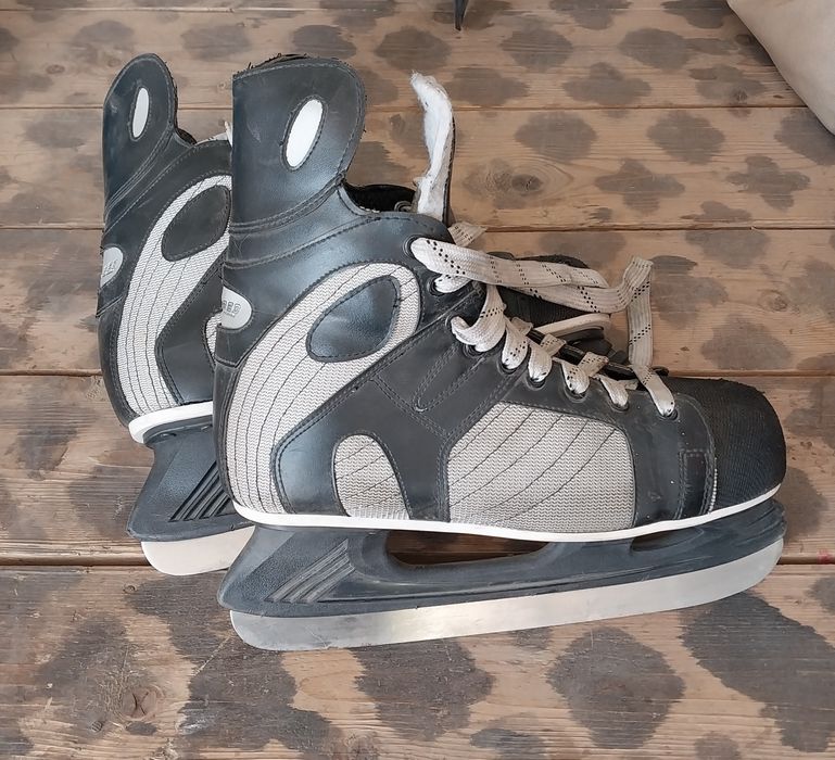 Коньки мужские 44 р