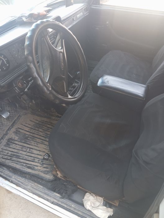 Juguli 2107 sotiladi 1500$