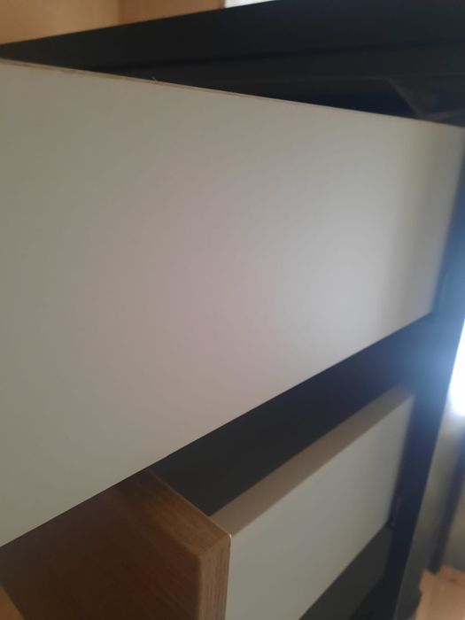 Vand comode cu 4 sertare