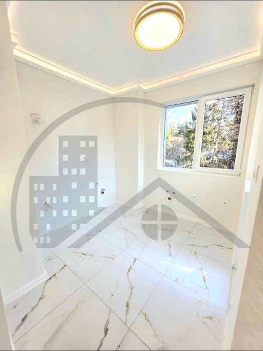 Продава се Тристаен апартамент в Варна, Бриз - 108 кв.м за 1180 €/кв.м - Снимка #4