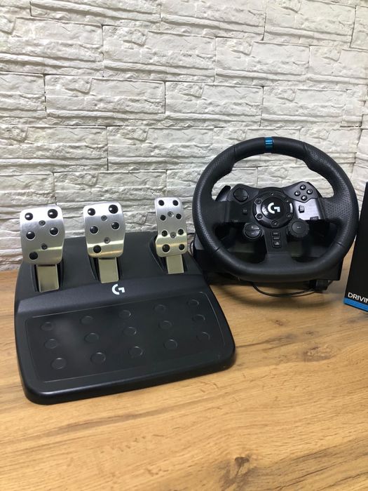 Игровой руль Logitech G923