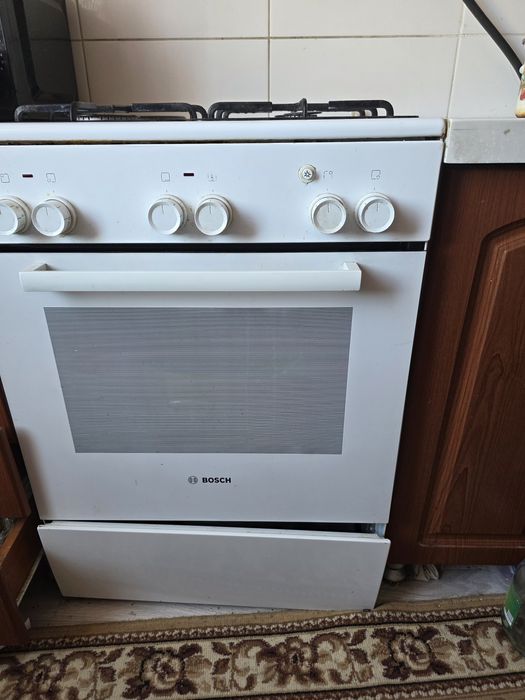 Продам газ плиту Bosh