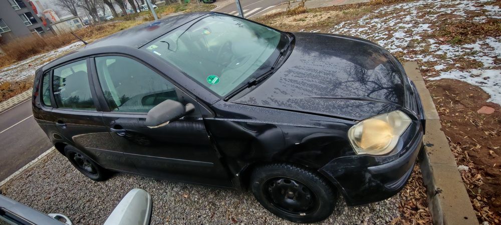 Wolkswagen Polo 2005 1.2 бензин 4+1 врати