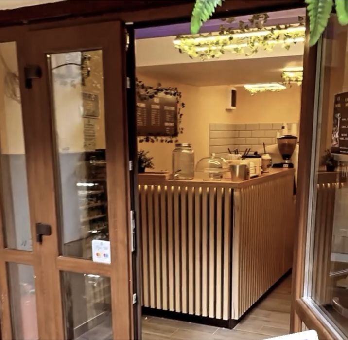 Mobilier HoReCa din lemn masiv – Bar ( Coffee Shop)