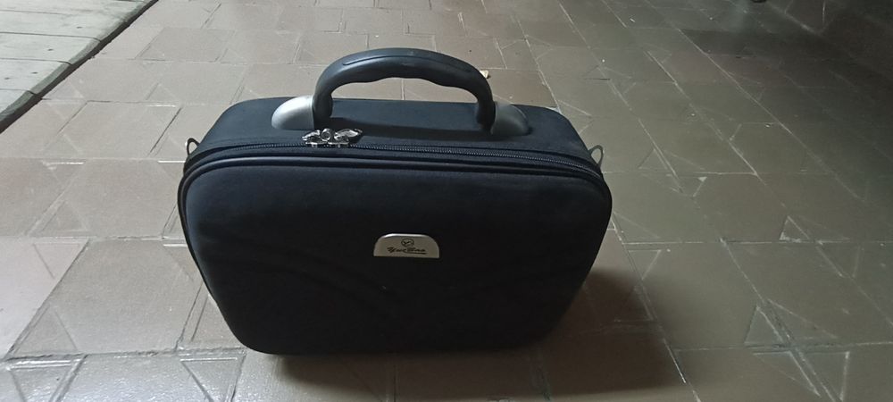 Продам кейсы маленькие и большие