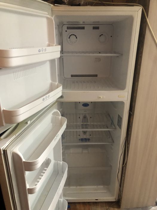 Продам холодильник