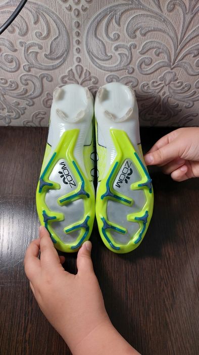 Футбольные бутсы