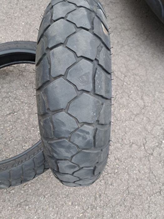 De vânzare 2 anvelope moto michelin