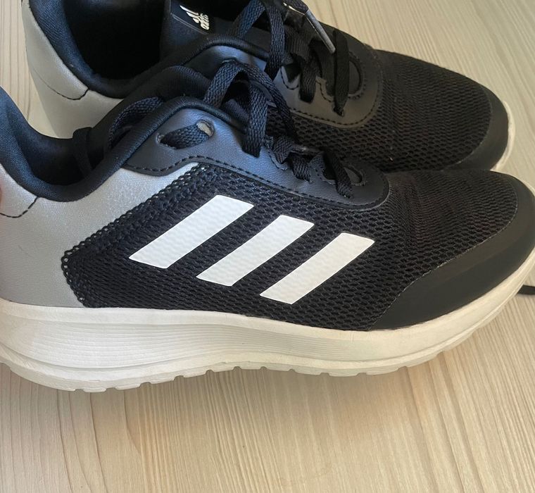 Маратонки за момче adidass