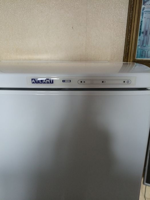 Продаётся морозильник шкаф Атлант