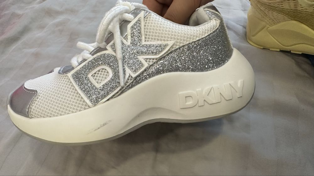 Маратонки DKNY 28/29р-р