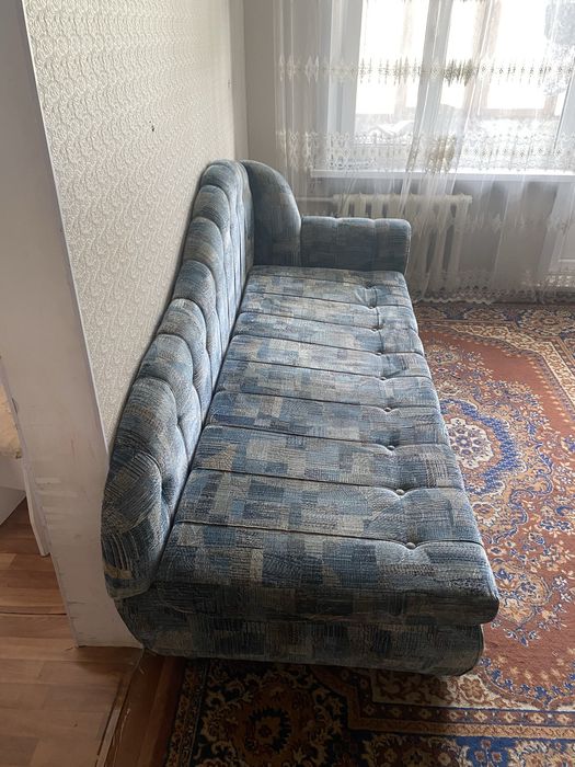 Продам диван в отличном состояний