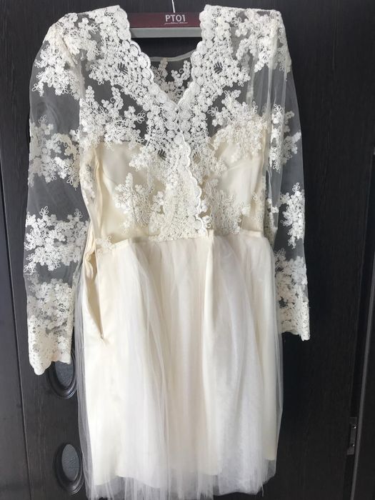 Rochie mini din tul