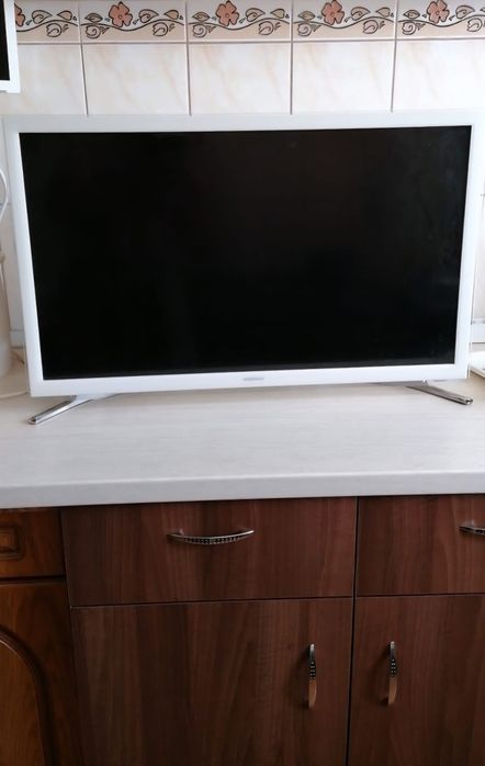 Televizor Smart LED Samsung 81 cm (32") Alb - Model UE32F4510