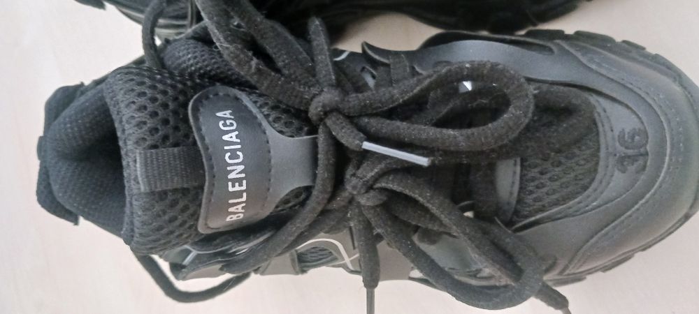 Маратонки Balenciaga  36 номер