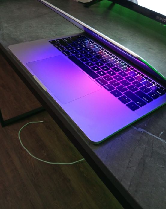 Apple MacBook PRO 15"/ 16/512. В отличном состояние.