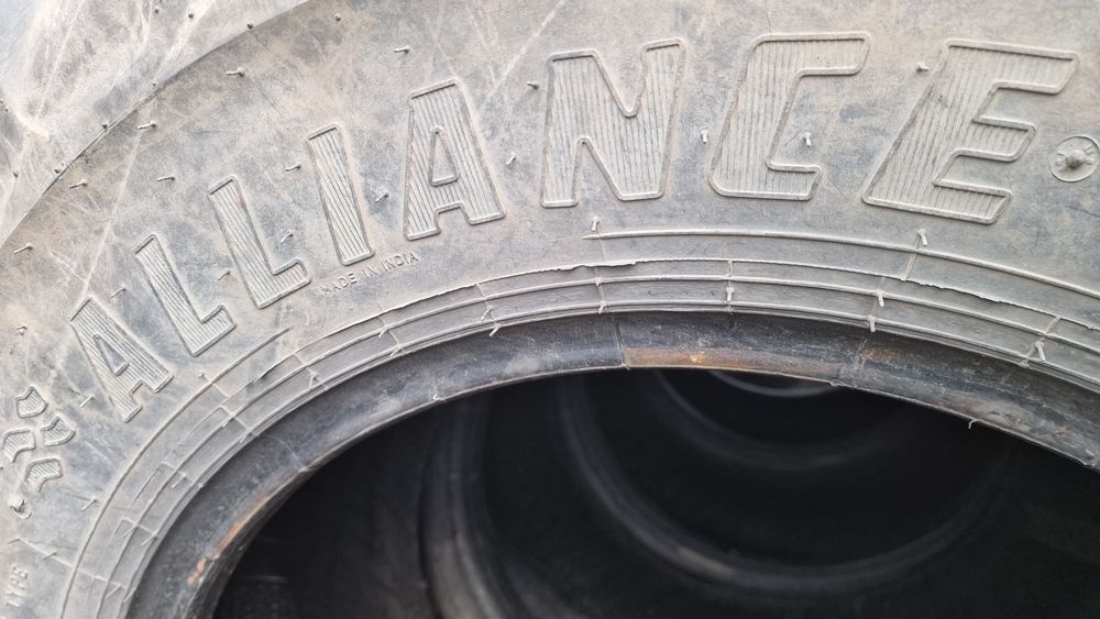 CAUCIUCURI Încărcător 17.5R24 (460/70R24) marca Alliance