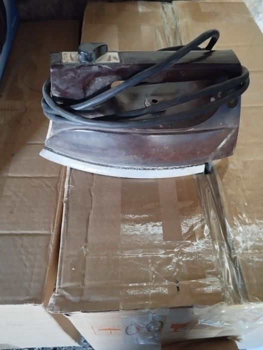 Продам утюг совецкий