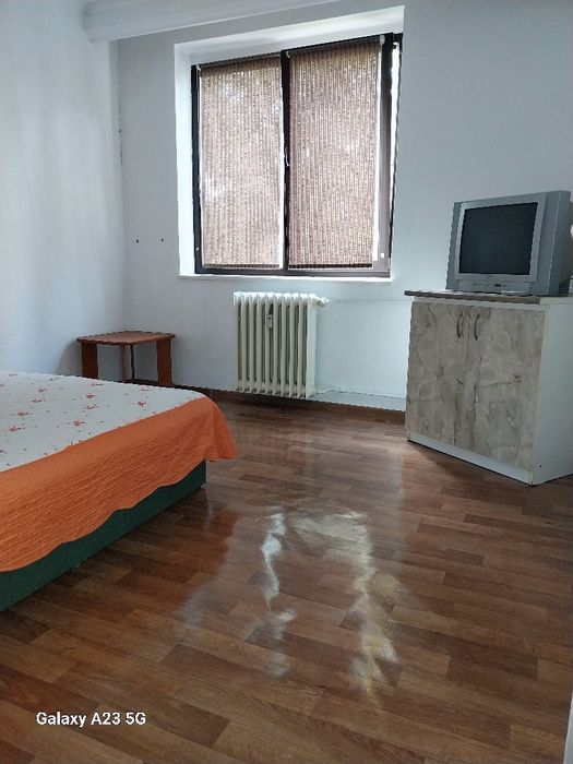 Închiriez apartament