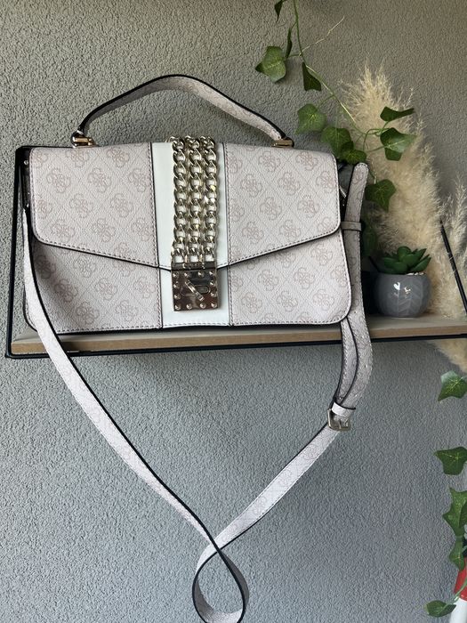 Guess дамска чанта