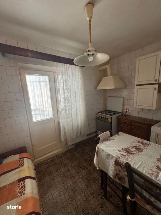 Apartament 3 camere, 68 mp, zona Rovine