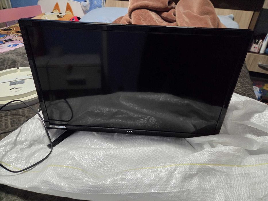 Televizor NEFOLOSIT marca AKAI diagonala 61-62 cm stare exceptionala