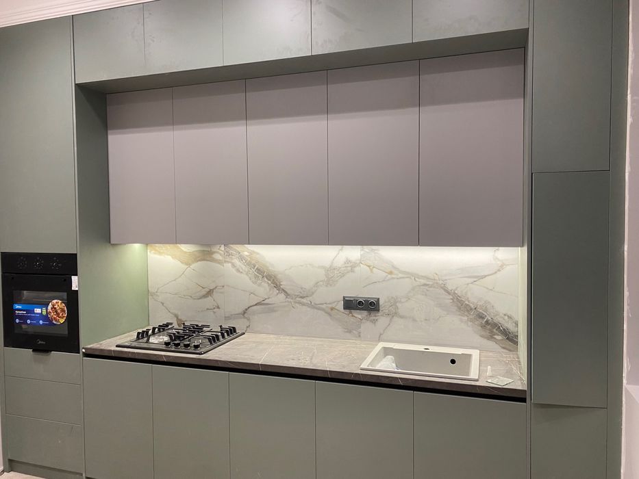 Кухонный Гарнитур в стиле Хай-Тек на заказ