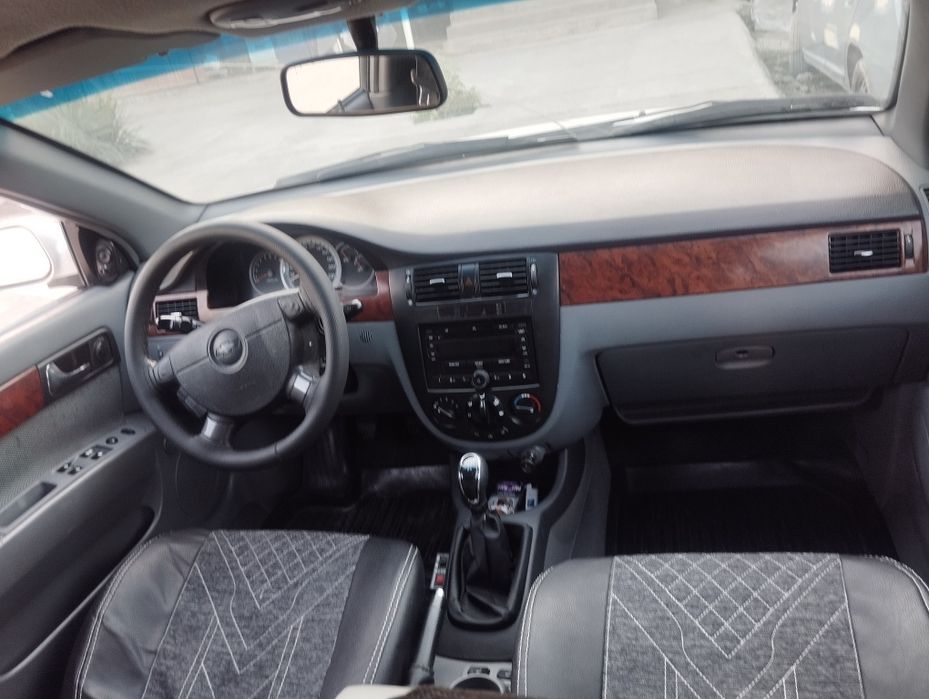 LACETTI 2010 года выпуска 2-позиция. Состояние хороший метан газ 3-пок