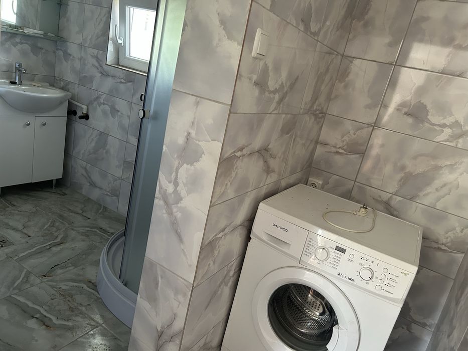 P.F. Ofer spre închiriere casă recent renovată, aproape de orașul Târgu Neamț