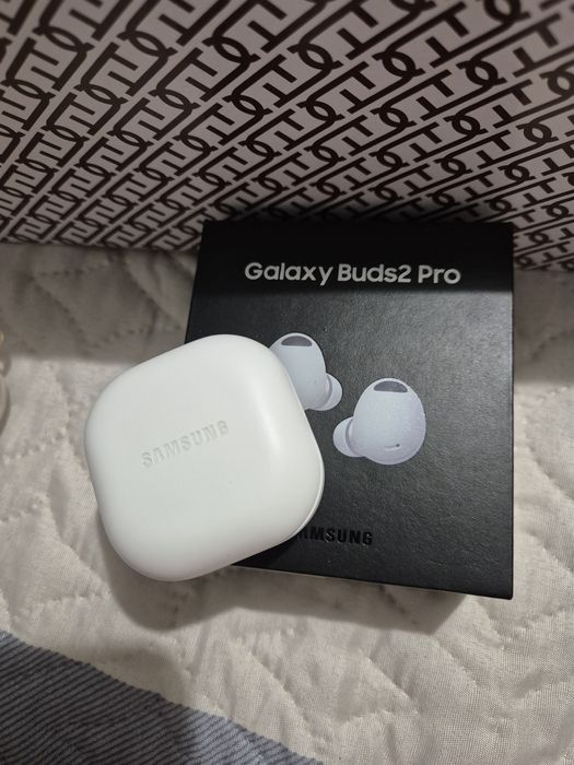 Продам наушники sSAMSUNG BUDS2 PRO