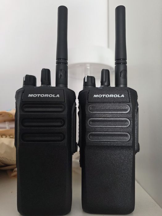 2 Motorola R7a 400-527 MHz UHF STATIE EMISIE RECEPTIE/ baterie 2450mAh