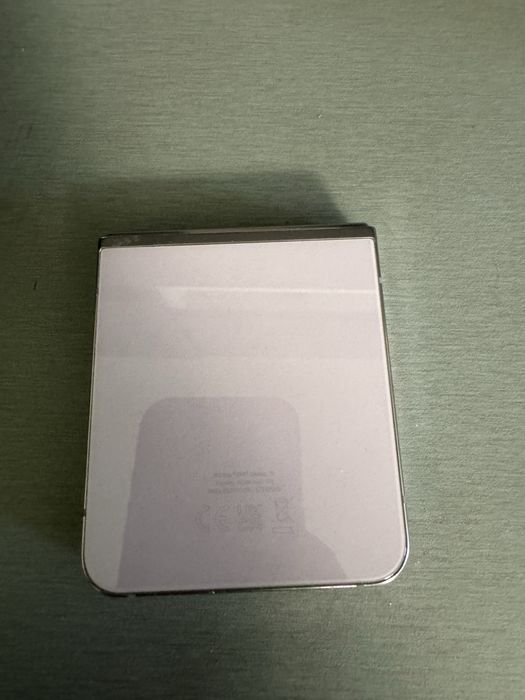 Samsung galaxy Z flip 5