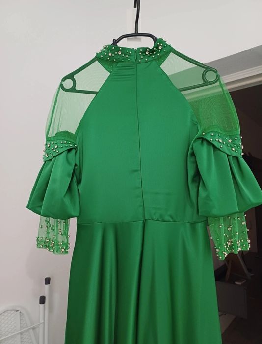 Rochie eleganta verde midi