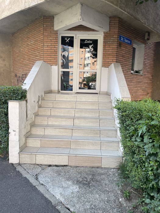 Inchiriez spatiu comercial parter Centru Civic