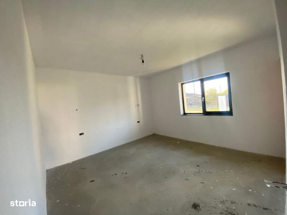 Vanzare - Casa in stil mediteranian cu garaj si 7 ari de teren (7439)