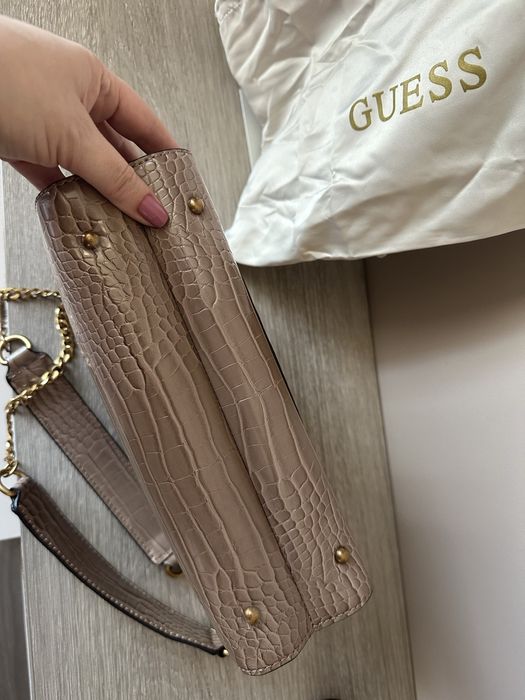 Poseta dama Guess, nuanta grej