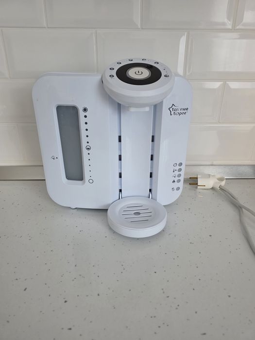 Aparat pentru pregatirea laptelui praf Tommee Tippee