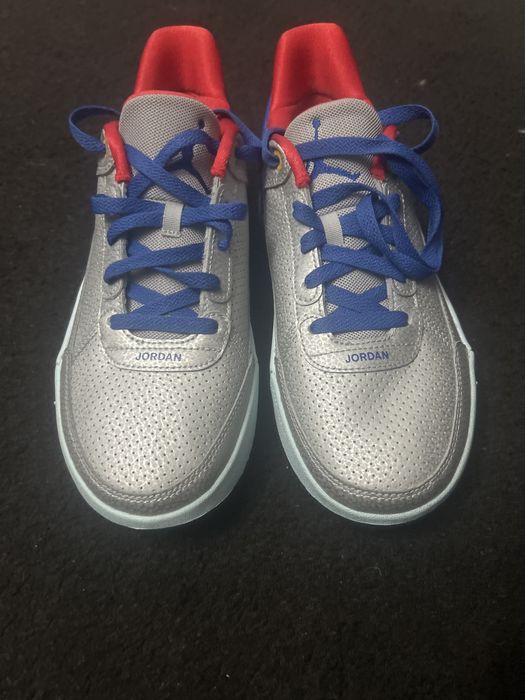 Adidasi jordan noi
