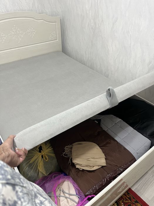 Полуторка төсек сатылады