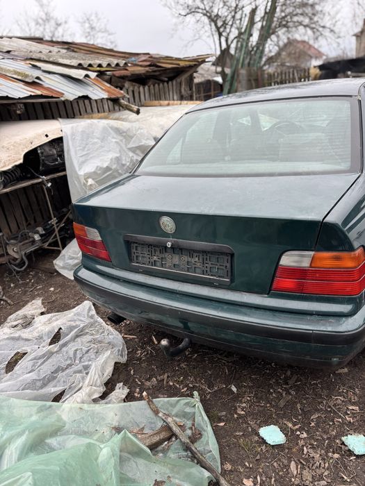 Dezmembrez bmw e36