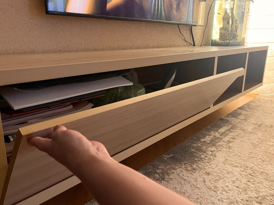 Тв-тумба навесная