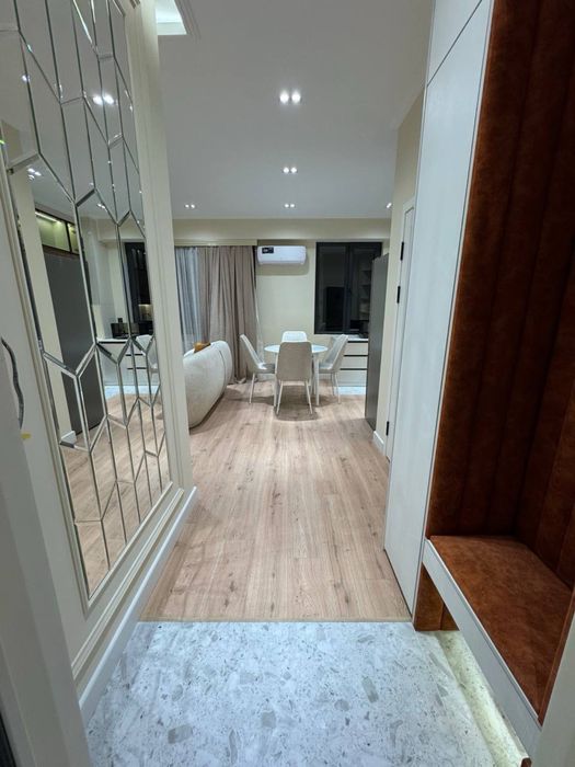 Продаеться Шикарная квартира с ремонтом мебелью и техникой под аренду